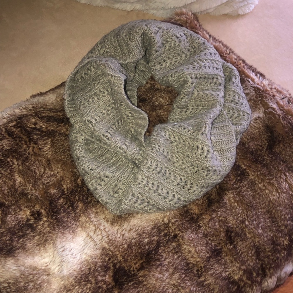 BP infinity scarf
